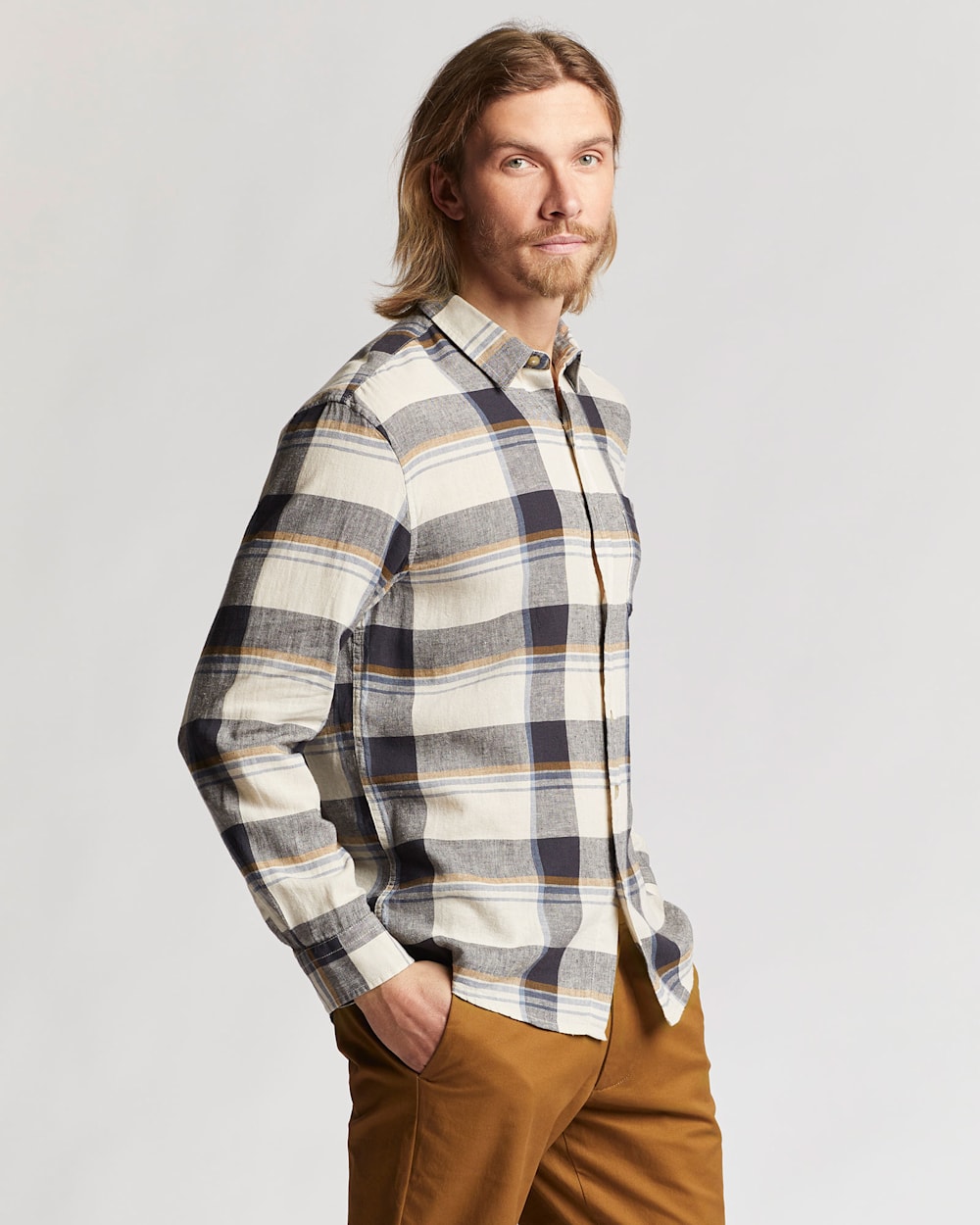 MEN'S LONG-SLEEVE LINEN SHIRT IN GREY/IVORY PLAID image number 2