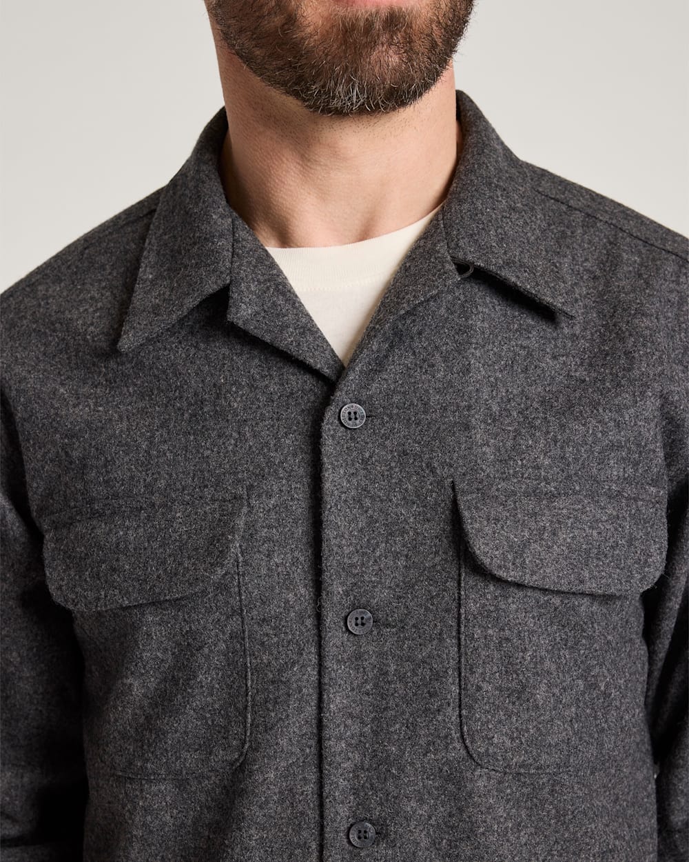ALTERNATE VIEW OF MEN'S BOARD SHIRT IN OXFORD GREY MIX SOLID image number 4