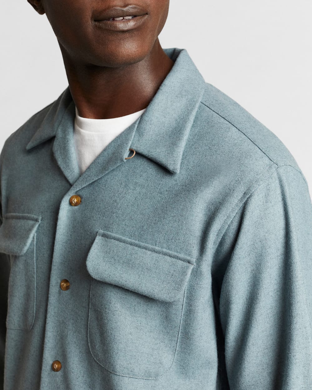 ALTERNATE VIEW OF MEN'S SOLID BOARD SHIRT IN BLUE image number 4