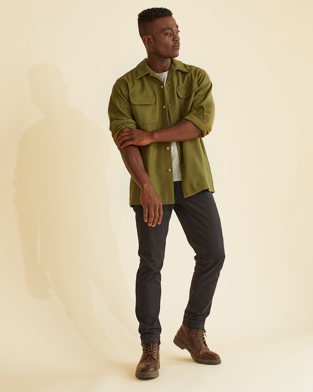 MEN'S BOARD SHIRT IN OLIVE GREEN image number 1