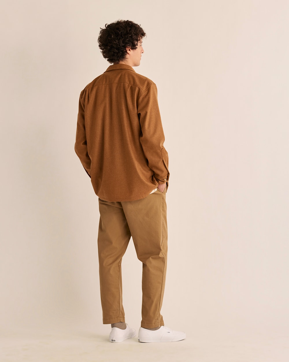 ALTERNATE VIEW OF MEN'S BOARD SHIRT IN CAMEL MIX SOLID image number 3