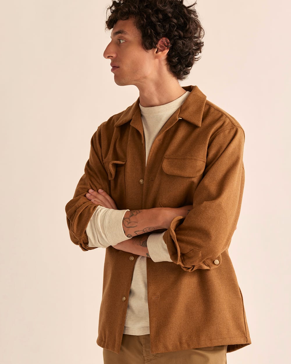 ALTERNATE VIEW OF MEN'S BOARD SHIRT IN CAMEL MIX SOLID image number 4
