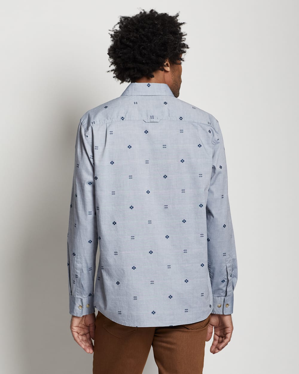 ALTERNATE VIEW OF MEN'S LONG-SLEEVE CARSON CHAMBRAY DOBBY SHIRT IN SILVER BLUE image number 3