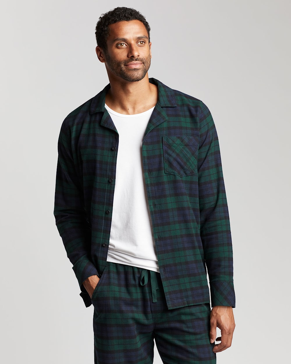 ALTERNATE VIEW OF MEN'S FLANNEL PAJAMA SET IN GREEN/BLUE PLAID image number 1