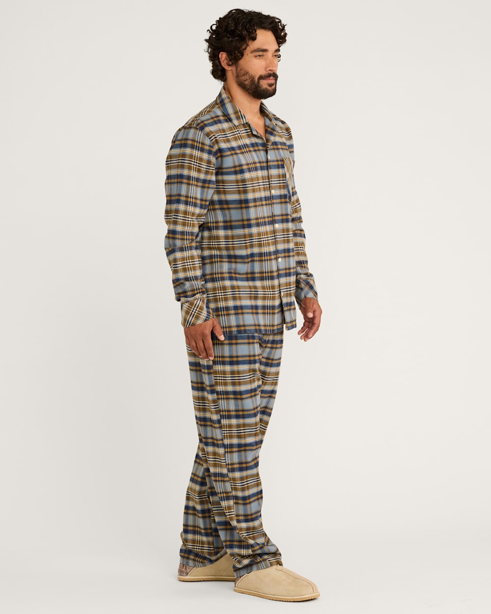 Shop Men s Plaid Flannel Pajama Set for Warm Sleepwear Pendleton