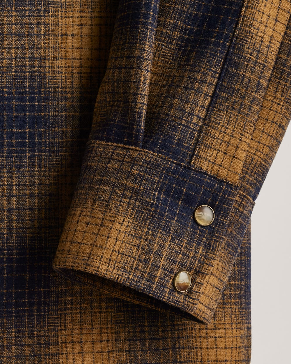 ALTERNATE VIEW OF MEN'S PLAID SNAP-FRONT WESTERN CANYON SHIRT IN GOLD/NAVY OMBRE image number 3