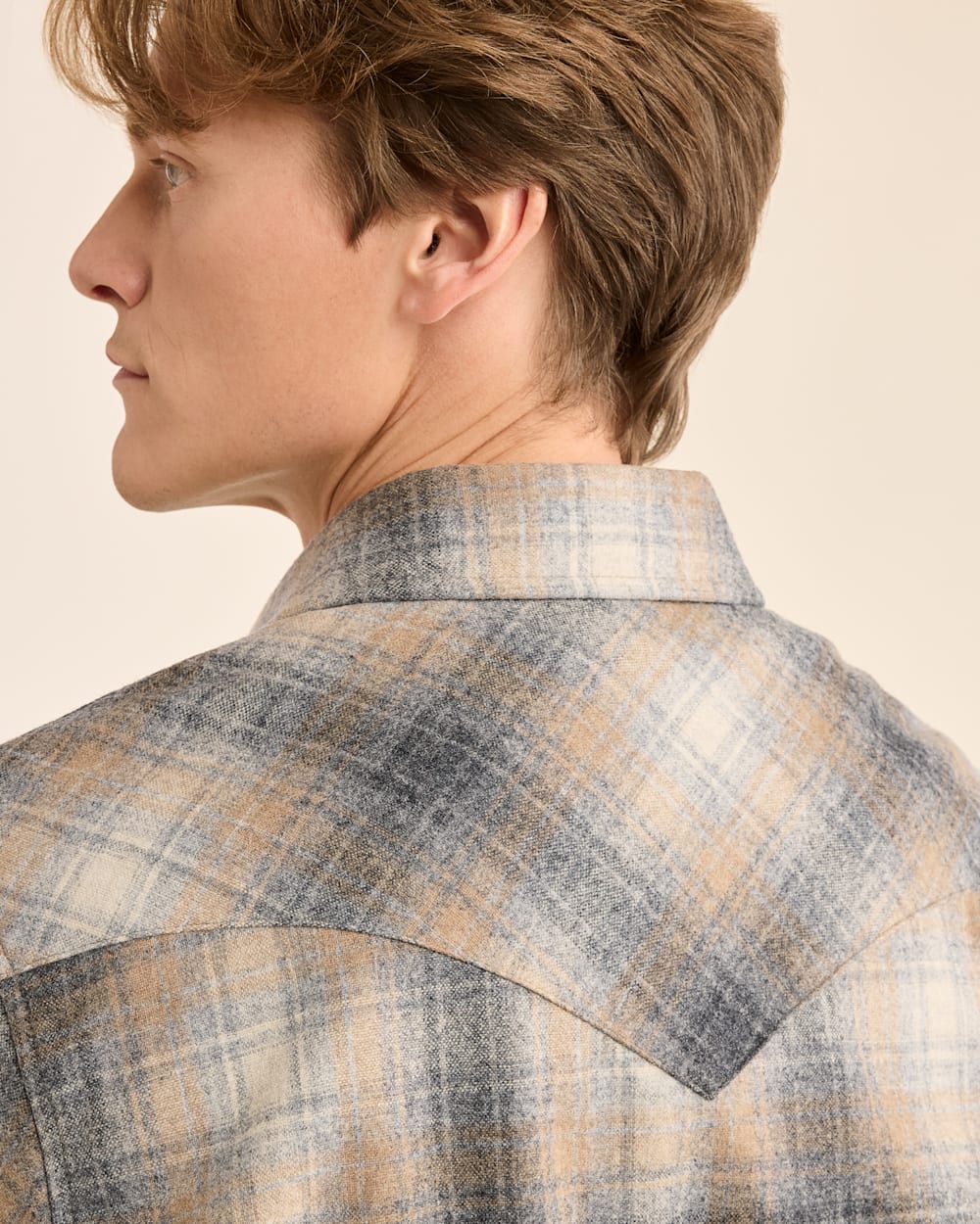 ALTERNATE VIEW OF MEN'S PLAID SNAP-FRONT WESTERN CANYON SHIRT IN GREY/TAN MIX PLAID image number 4