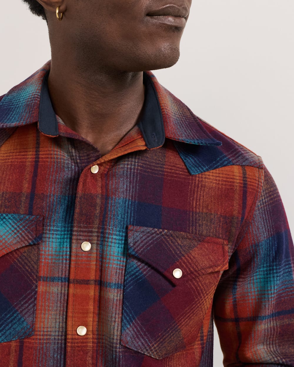 ALTERNATE VIEW OF MEN'S PLAID SNAP-FRONT WESTERN CANYON SHIRT IN MAROON/TEAL image number 4