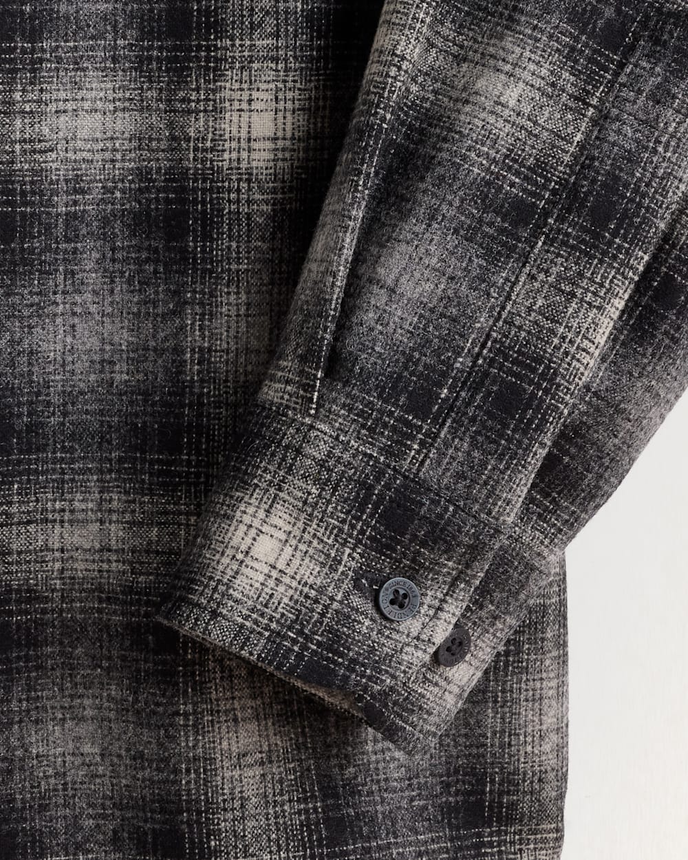 ALTERNATE VIEW OF MEN'S PLAID LODGE SHIRT IN GREY OMBRE CHECK image number 3