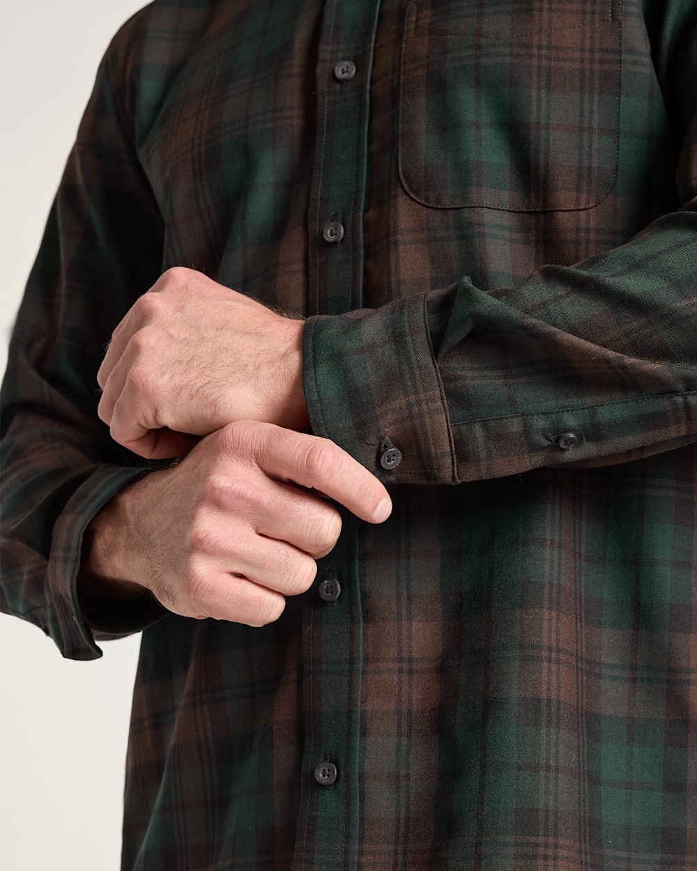 ALTERNATE VIEW OF MEN'S SIR PENDLETON MERINO SHIRT IN BROWN WATCH TARTAN image number 5