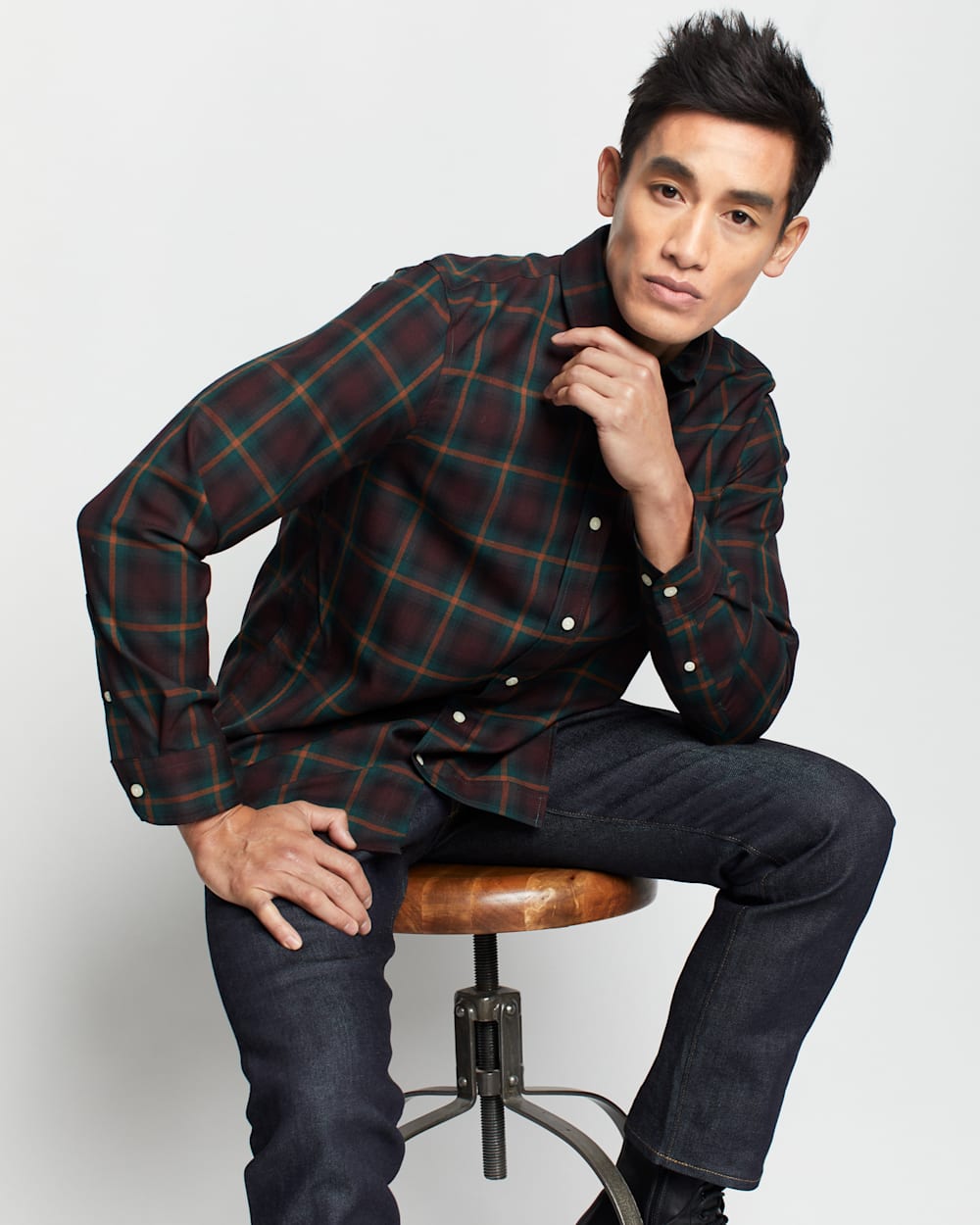 ALTERNATE VIEW OF AIRLOOM MERINO SIR PENDLETON SHIRT IN BURGUNDY/OLIVE OMBRE image number 5