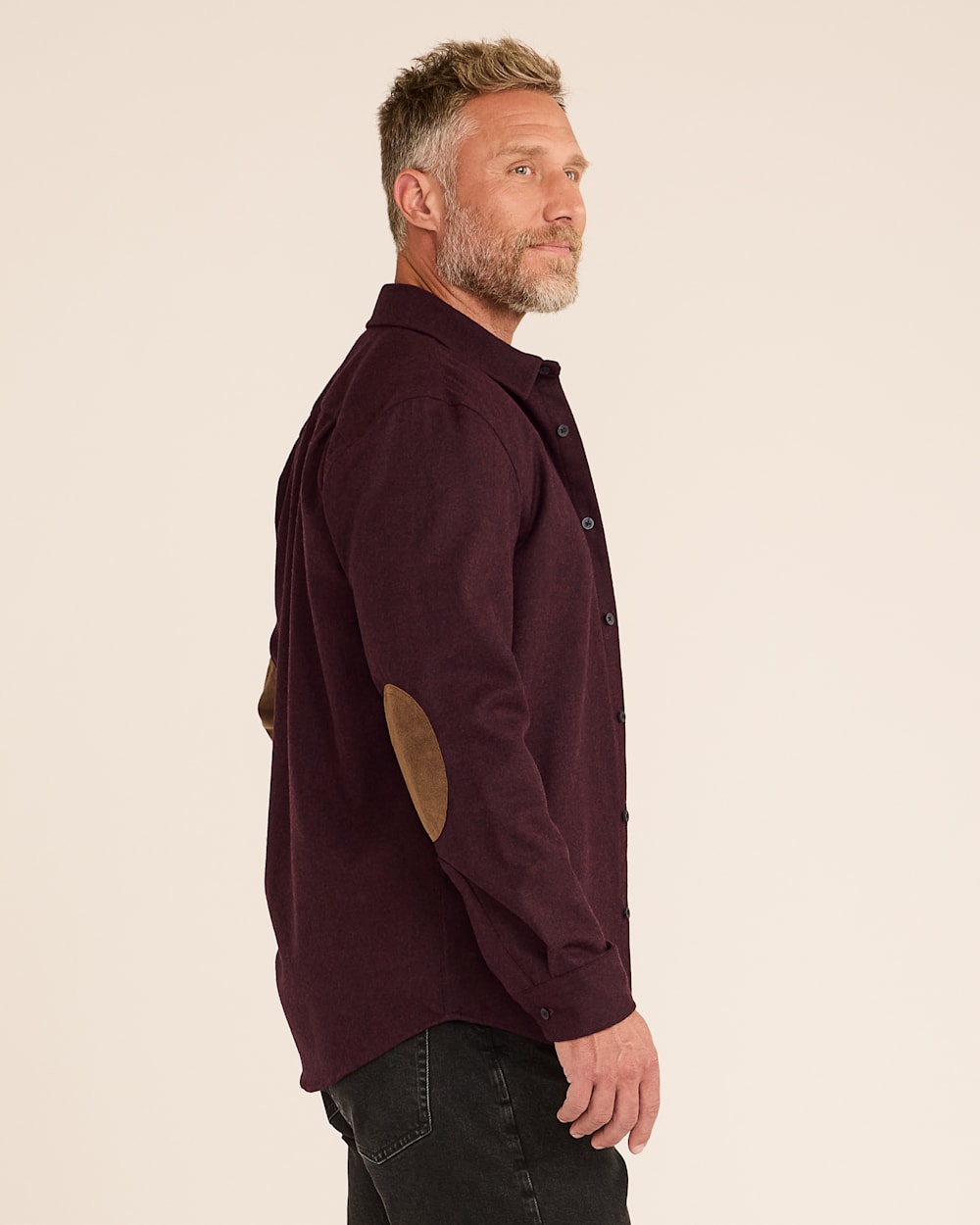 ALTERNATE VIEW OF MEN'S ELBOW-PATCH TRAIL SHIRT IN BURGUNDY MIX image number 2