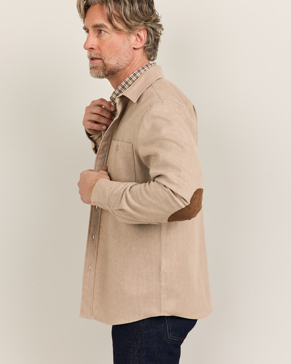 ALTERNATE VIEW OF MEN'S ELBOW-PATCH TRAIL SHIRT IN NATURAL MIX image number 3