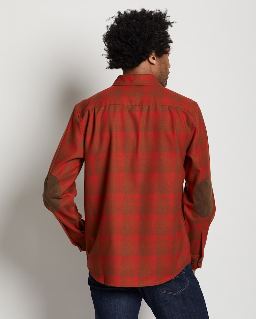 ALTERNATE VIEW OF MEN'S PLAID TRAIL SHIRT IN RED/COPPER OMBRE image number 4