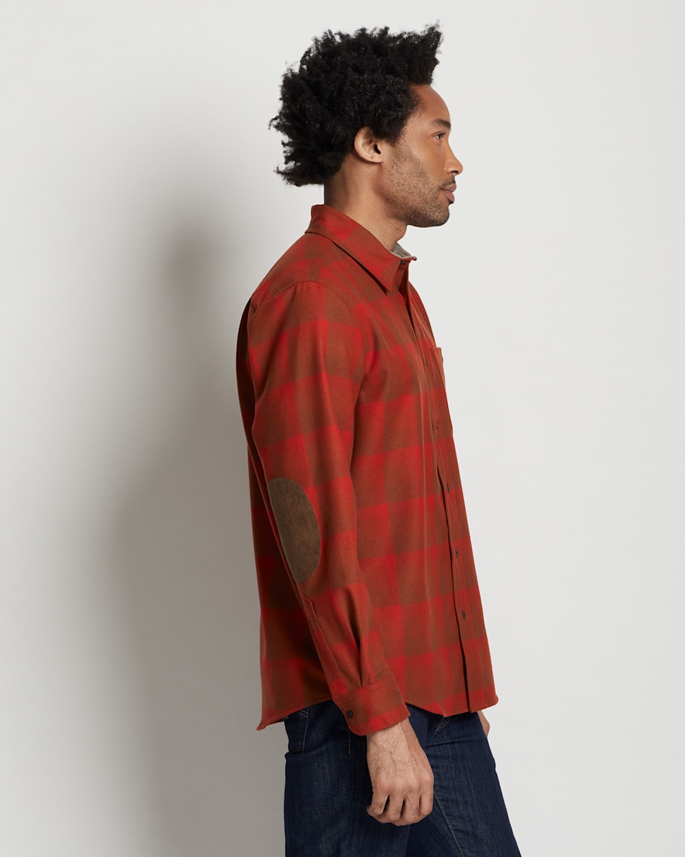 ALTERNATE VIEW OF MEN'S PLAID TRAIL SHIRT IN RED/COPPER OMBRE image number 5