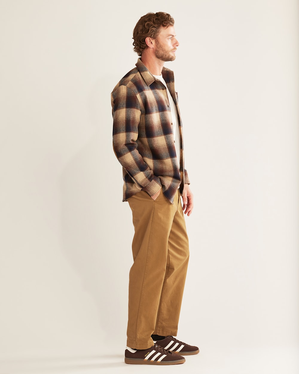 ALTERNATE VIEW OF MEN'S PLAID ELBOW-PATCH TRAIL SHIRT IN BROWN/NAVY OMBRE image number 2