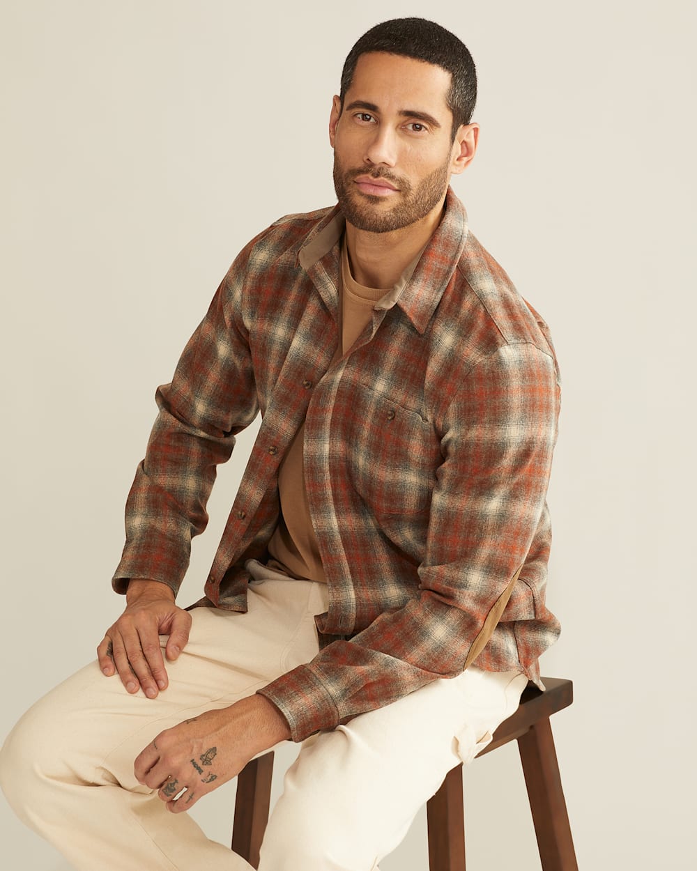 MEN'S PLAID ELBOW-PATCH TRAIL SHIRT IN GREY/COPPER OMBRE image number 1
