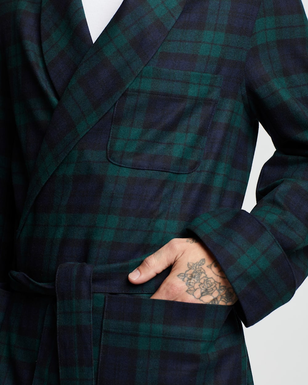 ALTERNATE VIEW OF MEN'S WASHABLE WHISPERWOOL ROBE IN BLACK WATCH TARTAN image number 2