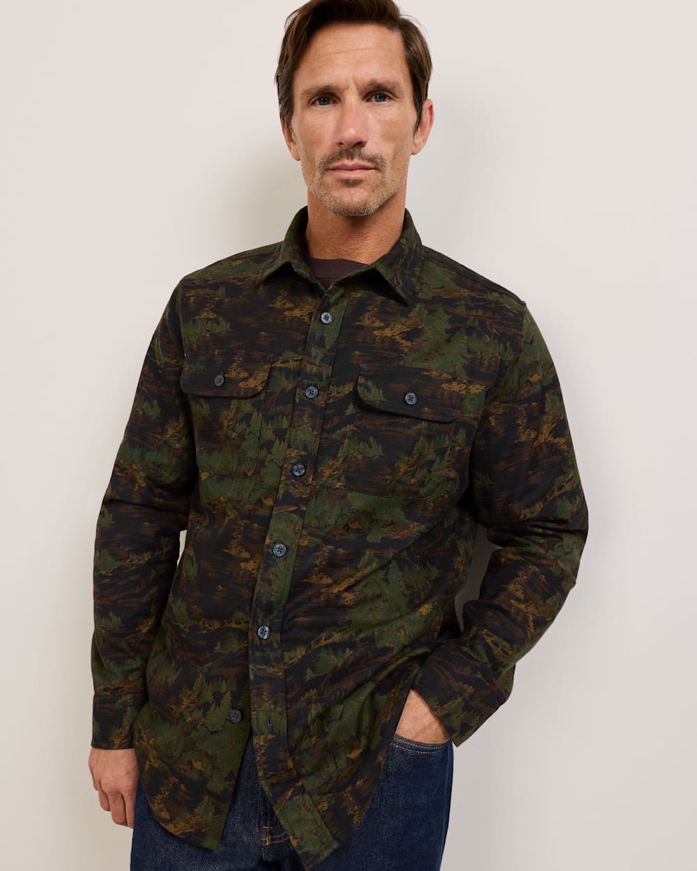 MEN'S SCENIC GUIDE TWILL SHIRT IN NAVY VALLEY image number 1