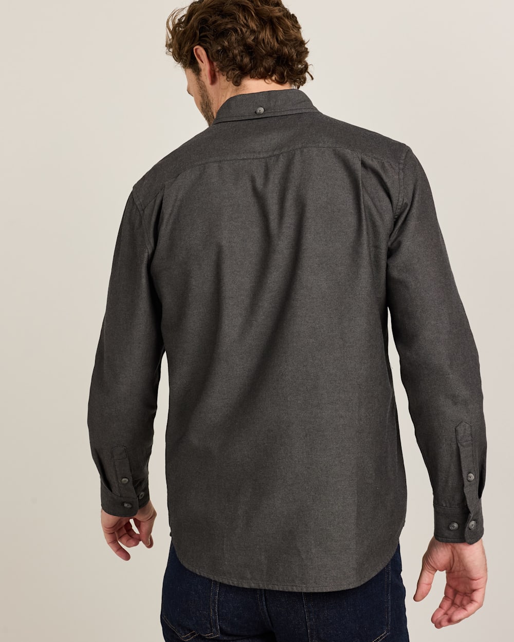 ALTERNATE VIEW OF MEN'S RILEY TWILL SHIRT IN CHARCOAL image number 2