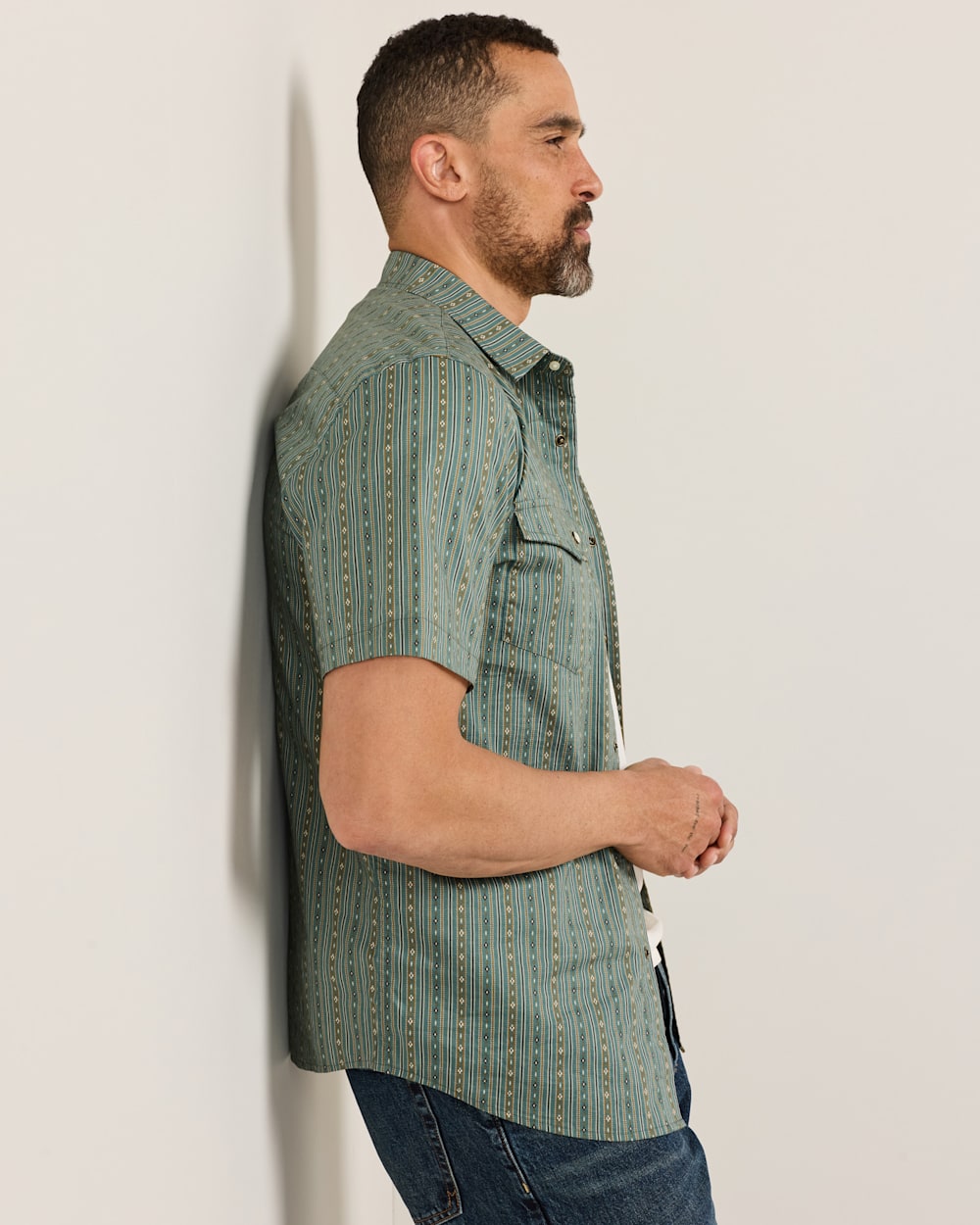 ALTERNATE VIEW OF MEN'S SHORT-SLEEVE LARAMIE SNAP-FRONT SHIRT IN BLUE STRIPE HARDING image number 3