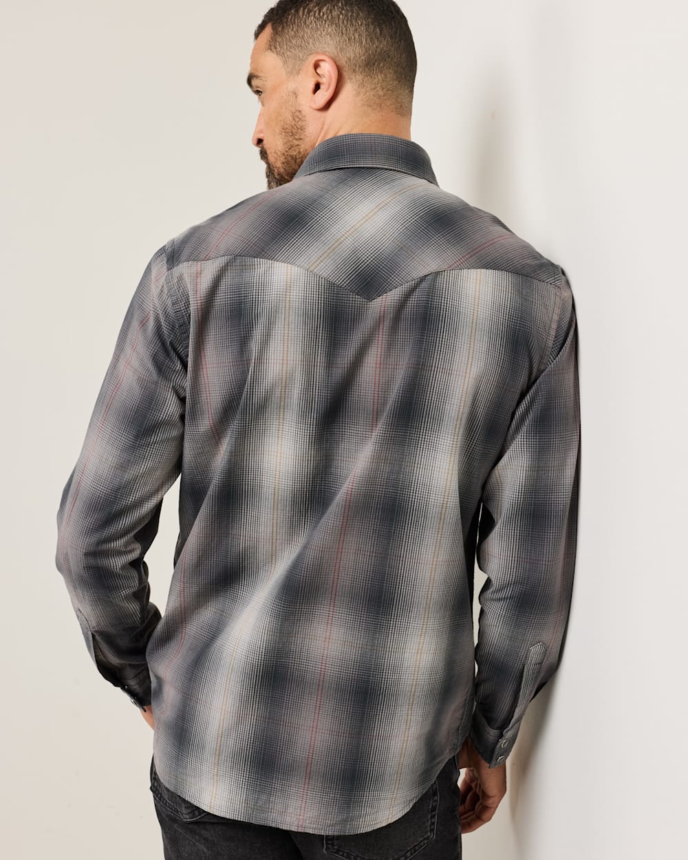 ALTERNATE VIEW OF MEN'S PLAID CANYON COTTON SHIRT IN CHARCOAL PLAID image number 2