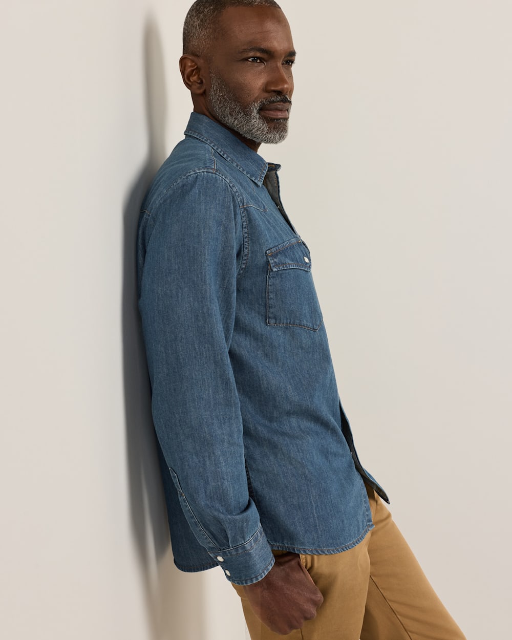 ALTERNATE VIEW OF MEN'S GAMBLER DENIM SHIRT IN DENIM BLUE image number 3
