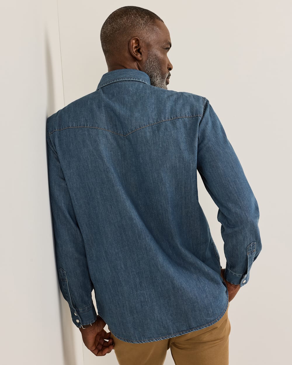 ALTERNATE VIEW OF MEN'S GAMBLER DENIM SHIRT IN DENIM BLUE image number 4