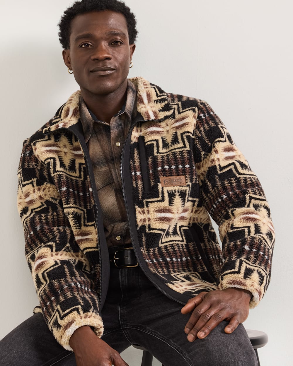ALTERNATE VIEW OF MEN'S HARDING FLEECE JACKET IN BLACK/TAN image number 4