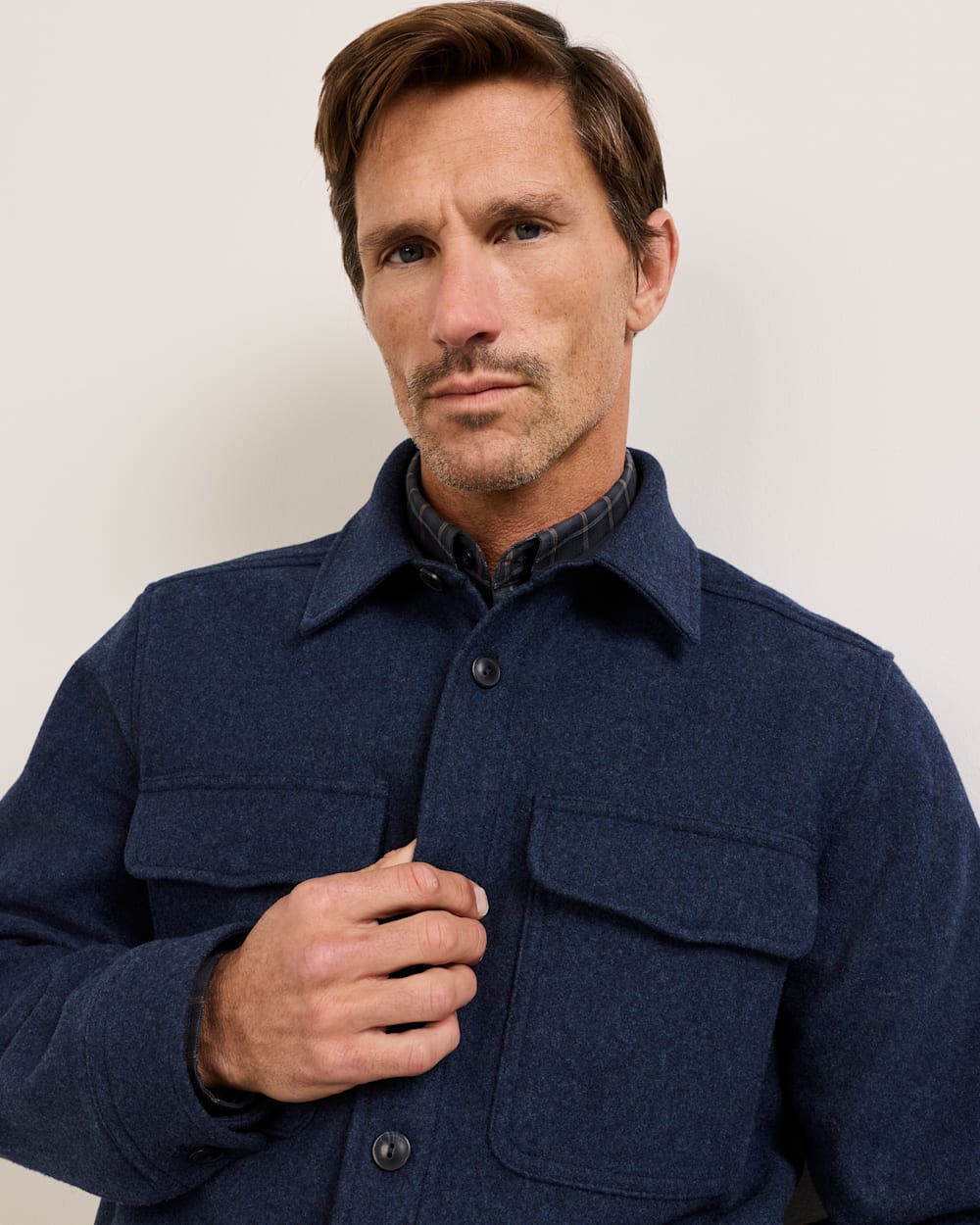 ALTERNATE VIEW OF MEN�S WOOL LAWSON COAT IN NAVY MIX image number 2
