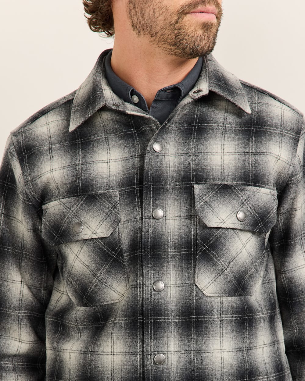 ALTERNATE VIEW OF MEN'S PLAID QUILTED WOOL CPO JACKET IN CHARCOAL OMBRE image number 4