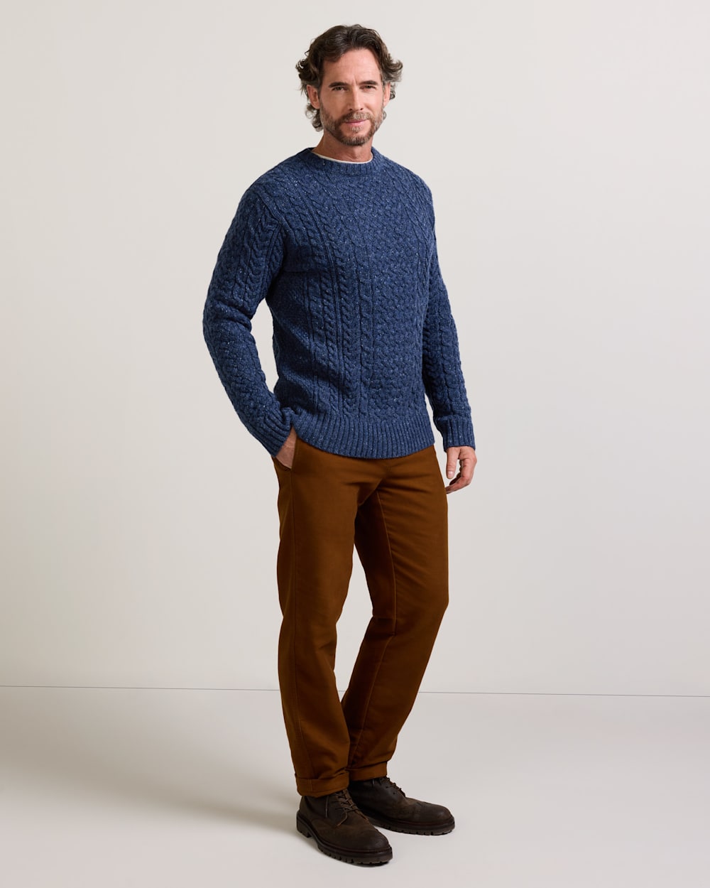 ALTERNATE VIEW OF MEN'S WOOL DONEGAL FISHERMAN SWEATER IN NAVY image number 2