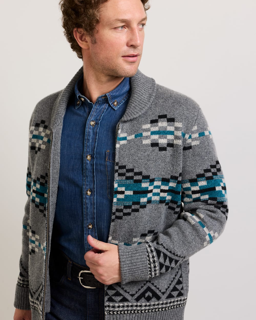 MEN'S LOST TRAIL LAMBSWOOL ZIP CARDIGAN IN CHARCOAL image number 1