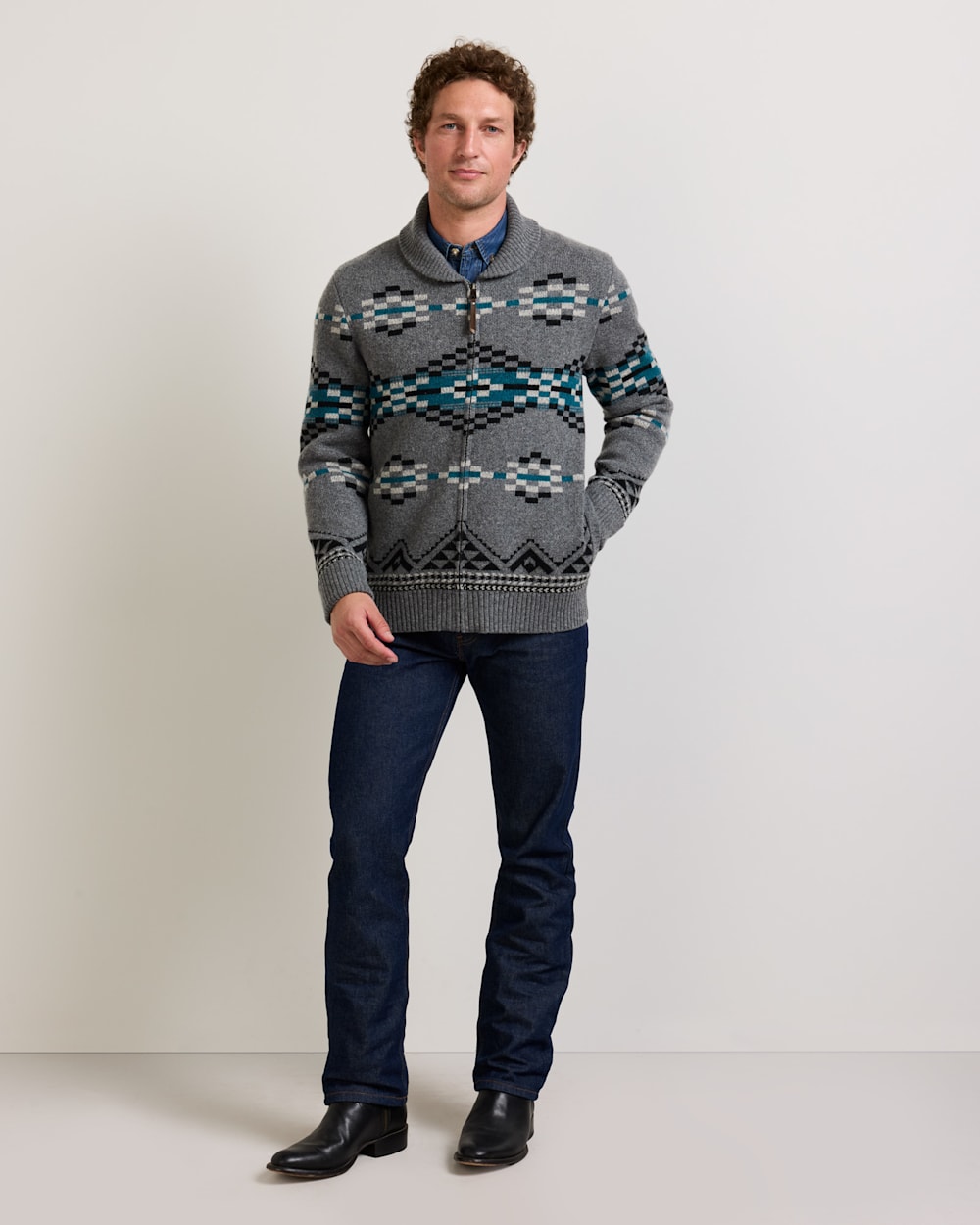 ALTERNATE VIEW OF MEN'S LOST TRAIL LAMBSWOOL ZIP CARDIGAN IN CHARCOAL image number 2