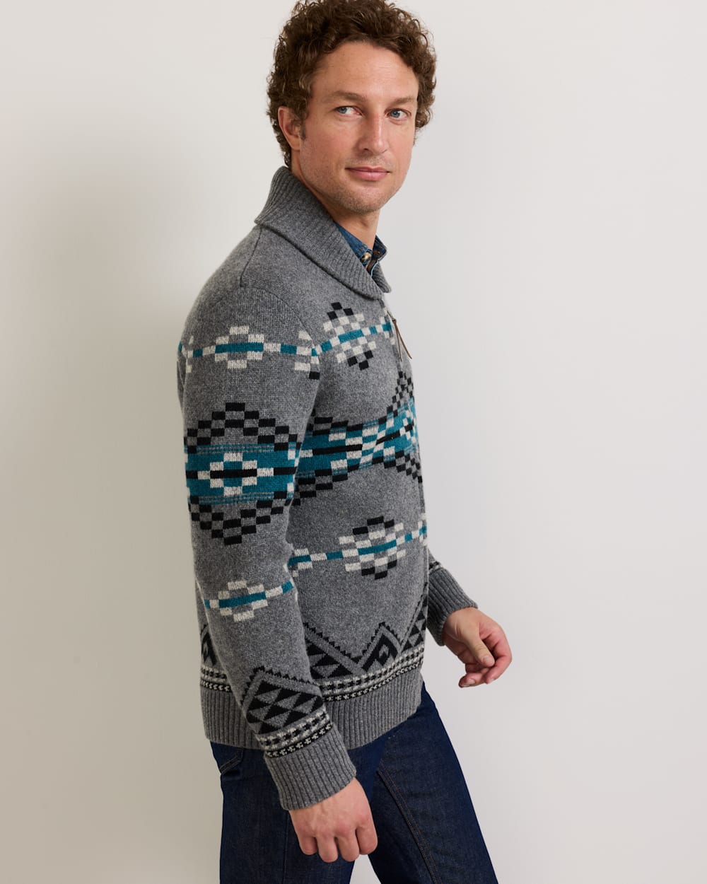 ALTERNATE VIEW OF MEN'S LOST TRAIL LAMBSWOOL ZIP CARDIGAN IN CHARCOAL image number 4