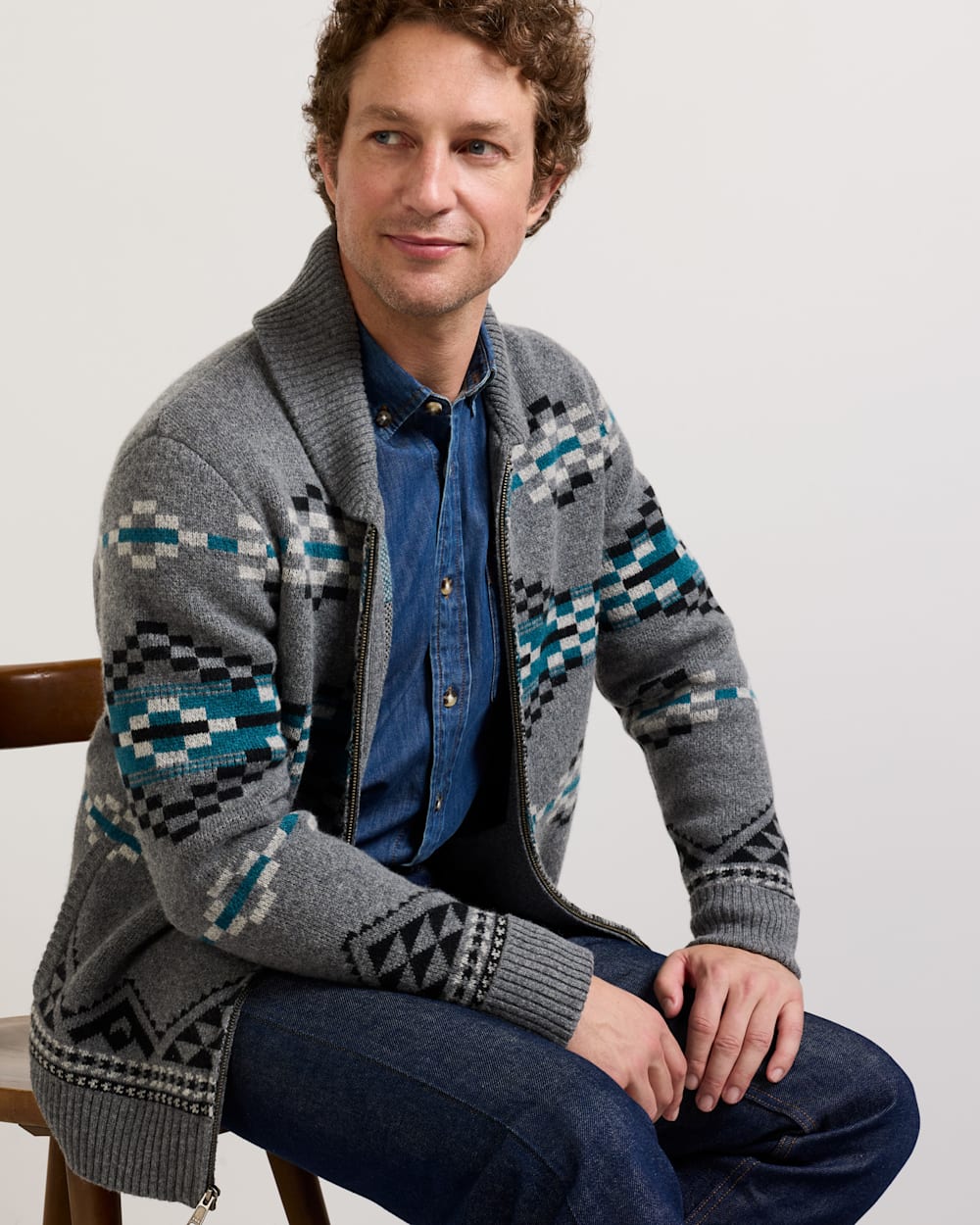 ALTERNATE VIEW OF MEN'S LOST TRAIL LAMBSWOOL ZIP CARDIGAN IN CHARCOAL image number 6