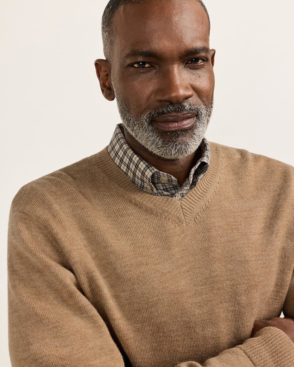 ALTERNATE VIEW OF MEN'S MERINO V-NECK SWEATER IN CAMEL image number 5
