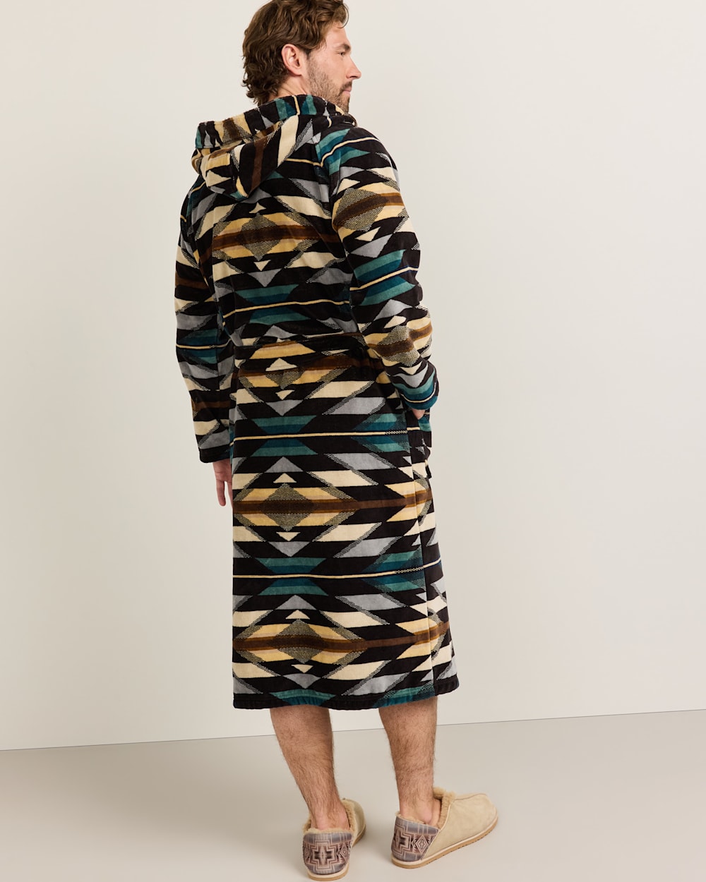 ALTERNATE VIEW OF UNISEX WYETH TRAIL COTTON TERRY VELOUR BATHROBE IN CHARCOAL image number 2