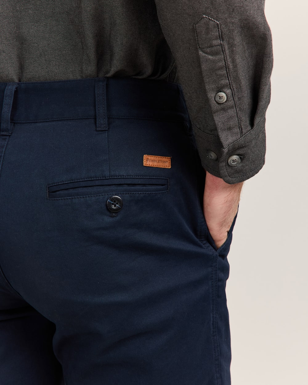 ALTERNATE VIEW OF MEN'S ASTORIA STRETCH CHINOS IN NAVY image number 5