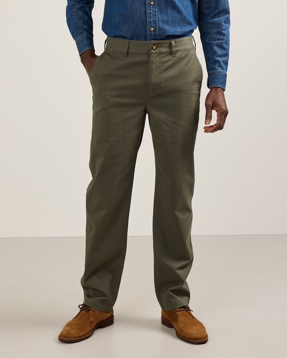 MEN'S ASTORIA STRETCH CHINOS IN FIR GREEN image number 1