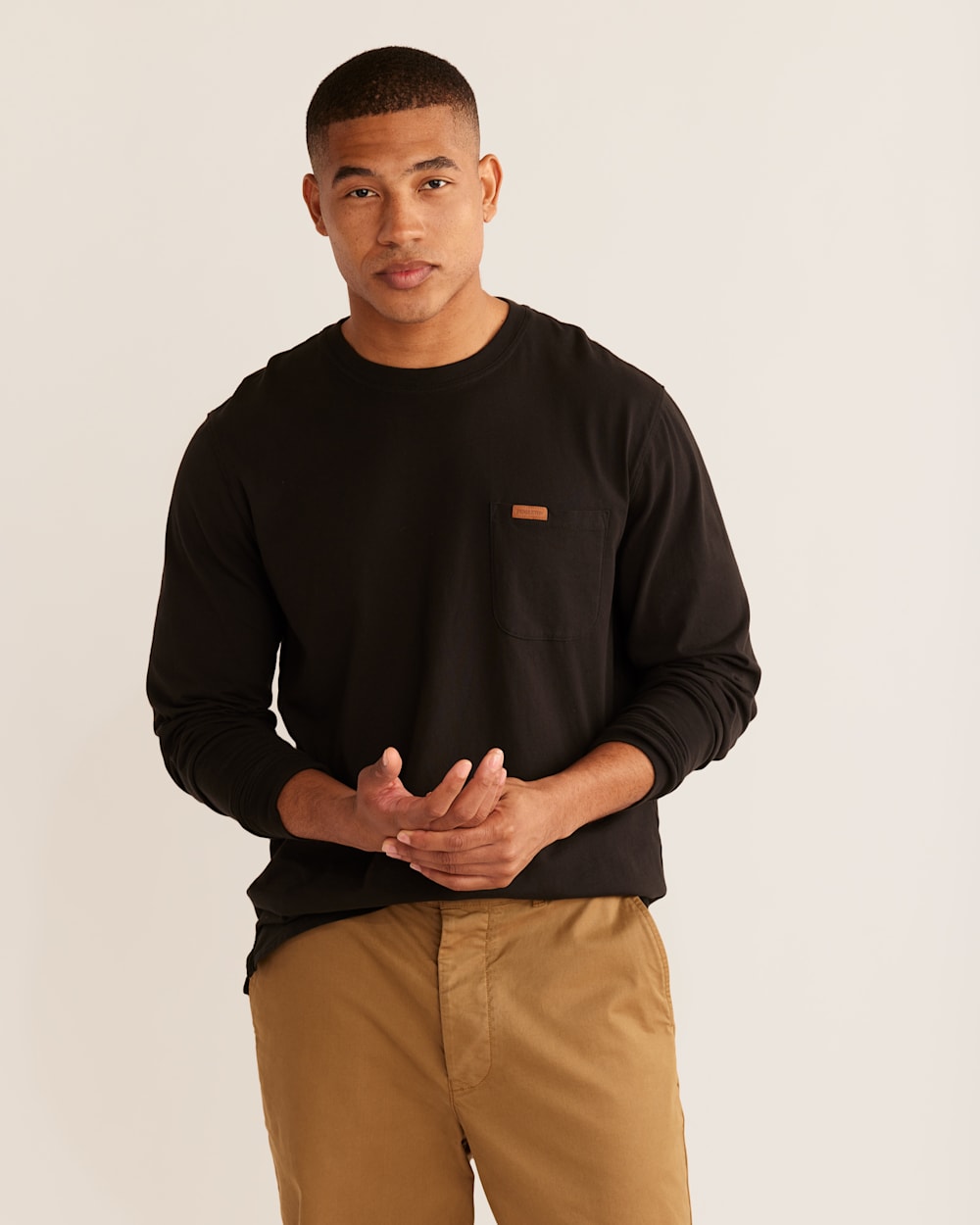 ALTERNATE VIEW OF MEN'S LONG-SLEEVE DESCHUTES POCKET TEE IN BLACK image number 4