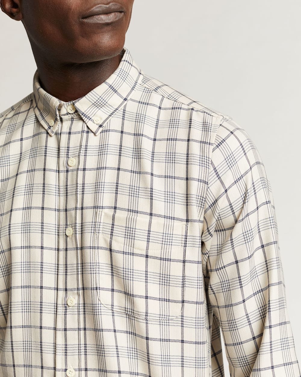ALTERNATE VIEW OF MEN'S FITTED EVERGREEN MERINO SHIRT IN TAN/WHITE/BLUE WINDOWPANE image number 4