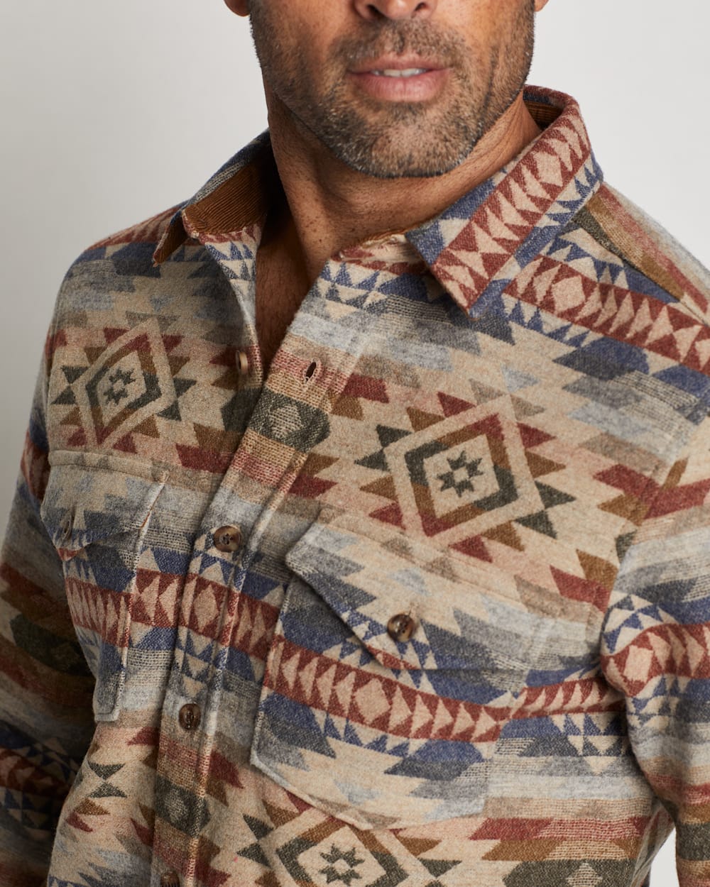 ALTERNATE VIEW OF MEN'S LA PINE SHIRT IN TAN SMITH ROCK image number 4