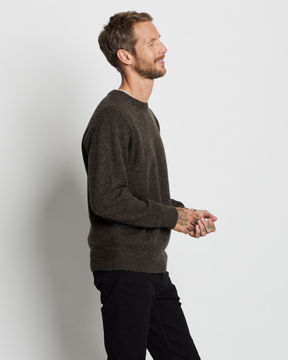 ALTERNATE VIEW OF MEN'S SHETLAND FISHERMAN'S SWEATER IN DARK BROWN MIX image number 2