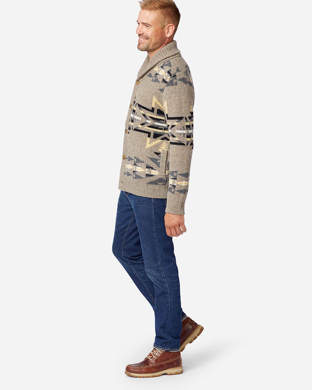 ALTERNATE VIEW OF MEN'S PLAINS STAR SHETLAND CARDIGAN IN GREY/TAN image number 2