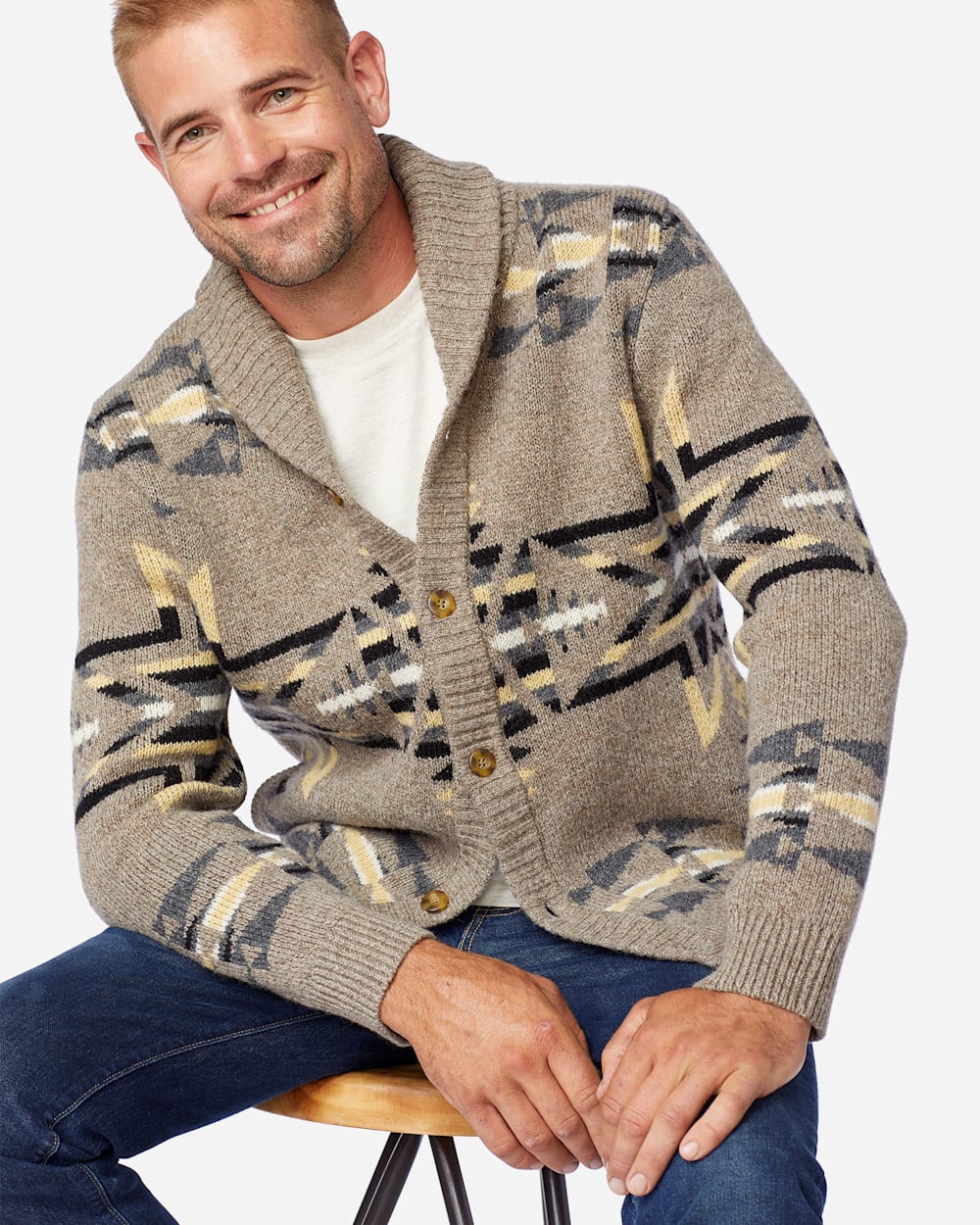 ALTERNATE VIEW OF MEN'S PLAINS STAR SHETLAND CARDIGAN IN GREY/TAN image number 4