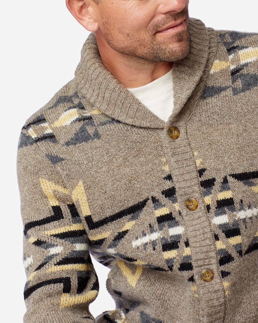 ALTERNATE VIEW OF MEN'S PLAINS STAR SHETLAND CARDIGAN IN GREY/TAN image number 5