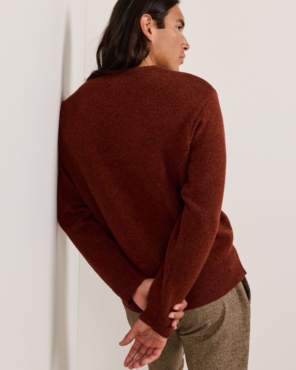 ALTERNATE VIEW OF MEN'S SHETLAND COLLECTION SWEATER IN DARK RED HEATHER image number 5