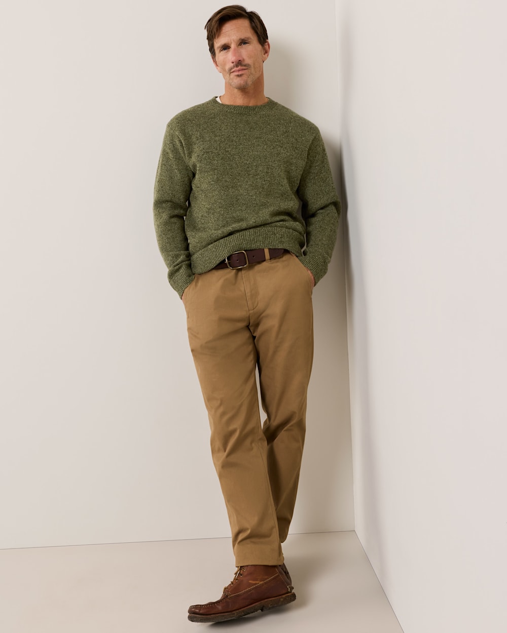 ALTERNATE VIEW OF MEN'S SHETLAND COLLECTION SWEATER IN OLIVE HEATHER image number 5