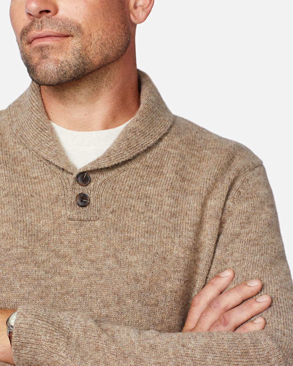 ALTERNATE VIEW OF MEN'S SHETLAND SHAWL PULLOVER IN COYOTE TAN HEATHER image number 3